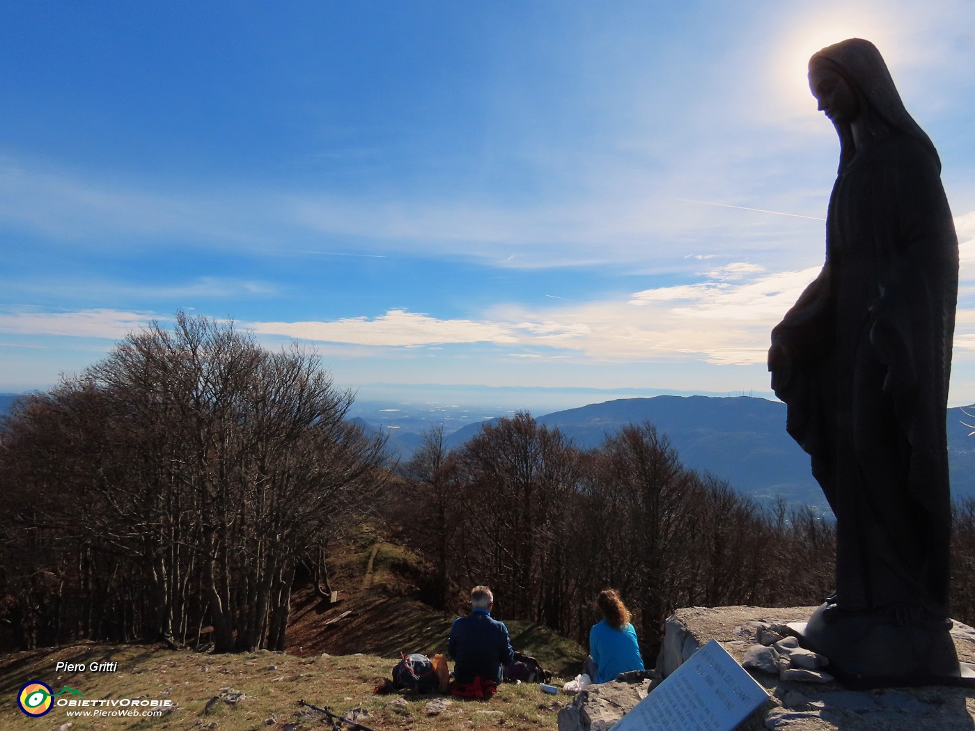 43 Alla Madonnina dei Canti (1563 m).JPG